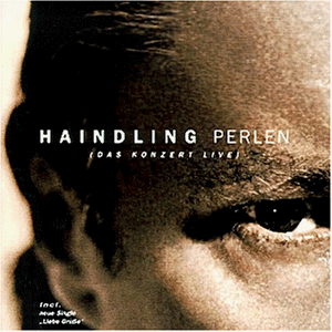Inhalt der Live-CD: 1.Es geht wieder auf 2.Liebe Grüße 3.Er hod g'raucht 4. 3 Polizisten 5.Industriegebiet 6.I Don't Know What It Is (> beeindruckende Version mit Chaka Khan!!!) 7.Paula 8.Vergelt's Gott 9.Manchmal 10.Blasmusik in Moll 11.Noch in der Umlaufbahn 12.Klavier und Säge 13.Hauruck 14.Holzscheidl-Rap 15.Schafslied 16.Ganz weit weg 17.Irgendwie und sowieso 18.I hob vergessen 19.Horn Solo / Vorstellung 20.I hob di lang scho nimmer g'seng