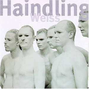 CD-Inhalt: 1.Mama 2.Manchmal 3.Drei Polizisten 4.Donau Hymne 5.Bist du der oane 6.Hühnertechno 7.Posaunenintro 8.Zahnpastastrang der Deutschen 9.I hob di g'seng 10.Klavier + Säge 11.Tom + Thomas 12.Aosis - Ruf der Muschel 13.5 14.Klavierkonzert 15.Sonntagsspaziergang 16.Es geht nimmer raus